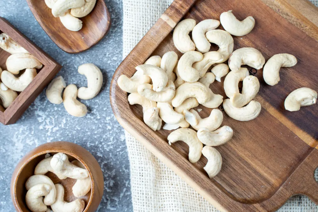 Premium Classic Cashews
