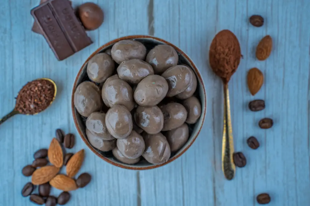 Coffee Mocha Almonds